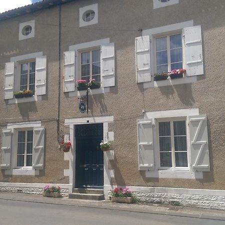 Vingt Grand Rue Bed & Breakfast Champagne-Mouton Exterior photo
